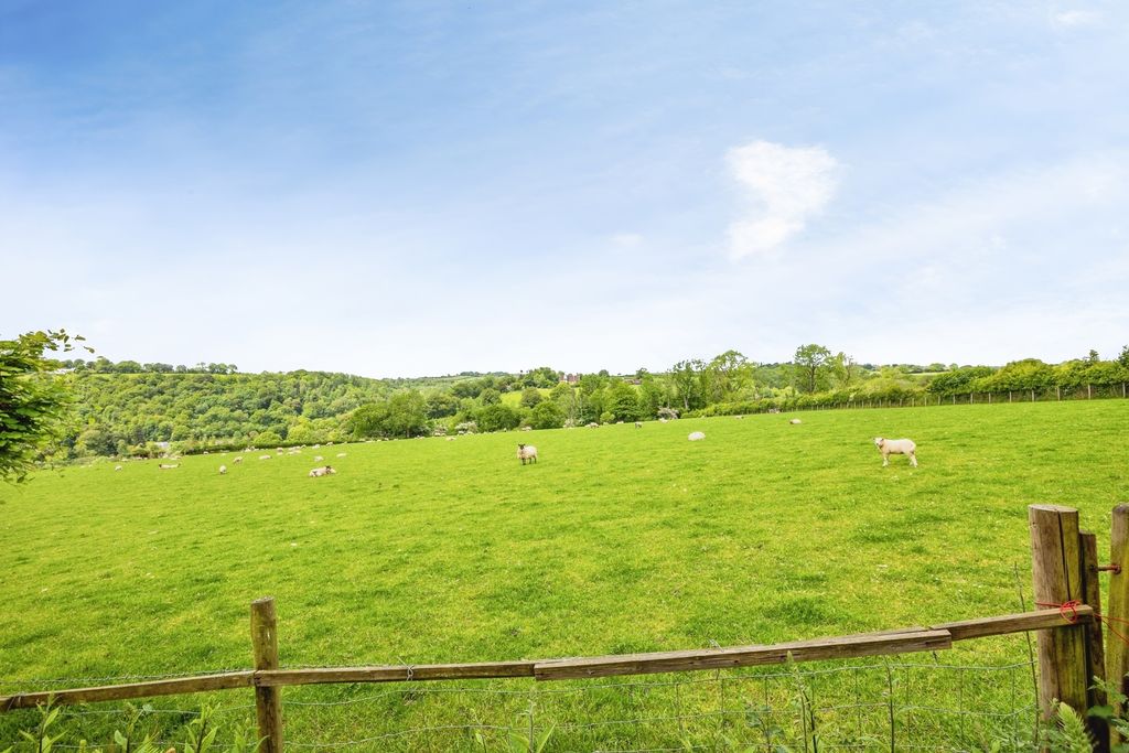 Property photo 3 of 32 Pbox-Img.Jpg