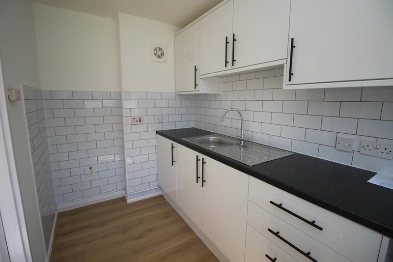 Property photo 3 of 9 Kitchen.