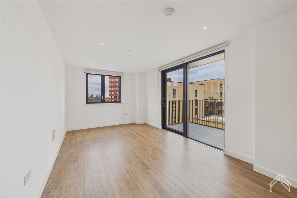 Property photo 3 of 11 3.Jpg