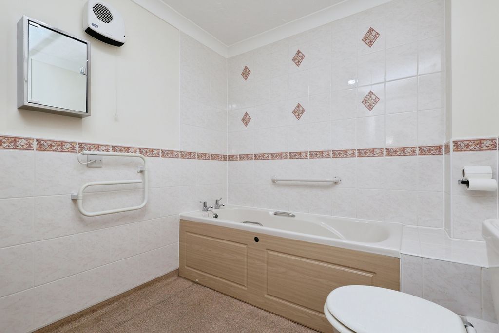 Property photo 3 of 13 Wet Room