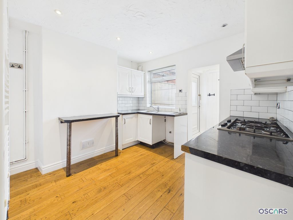 Property photo 3 of 7 Photo 4