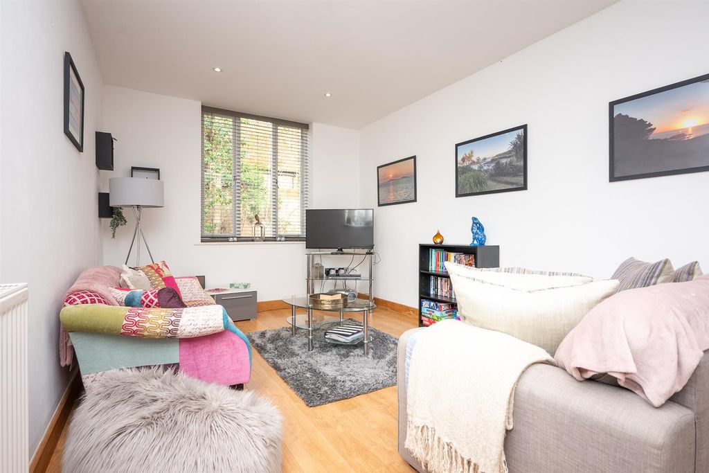 Property photo 3 of 20 Flat9,Overstrandviews,Cromer-31.Jpg