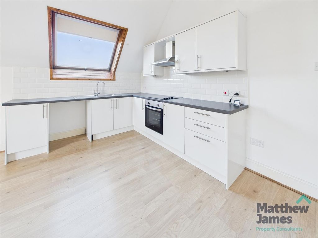 Property photo 3 of 9 Cam03063G0-Pr0149-Still005.Jpg