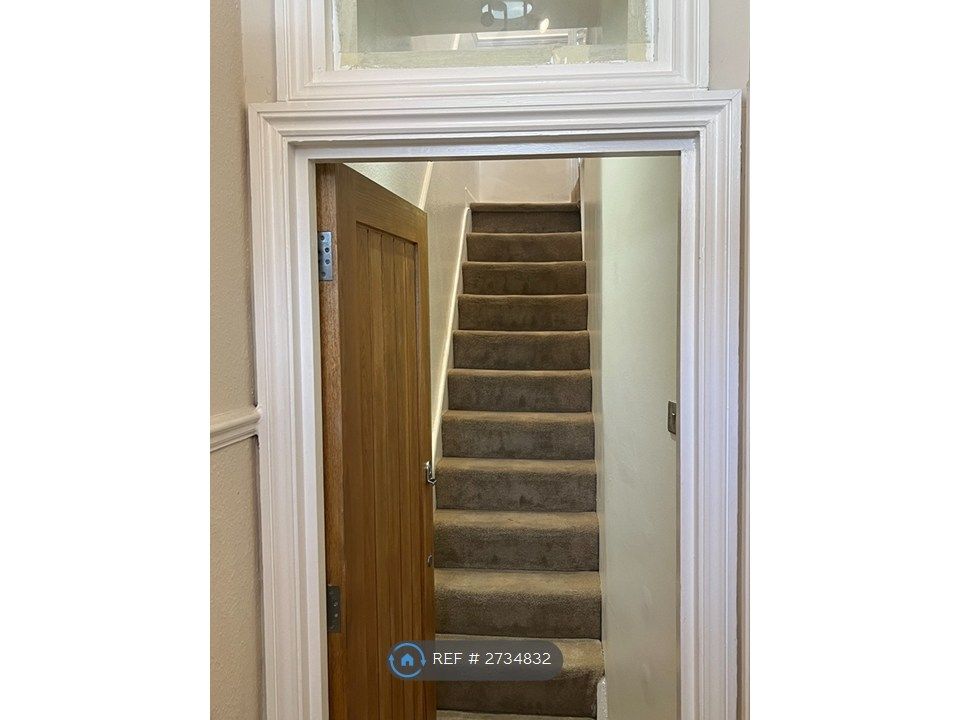 Property photo 2 of 19 Stairs - Upwards