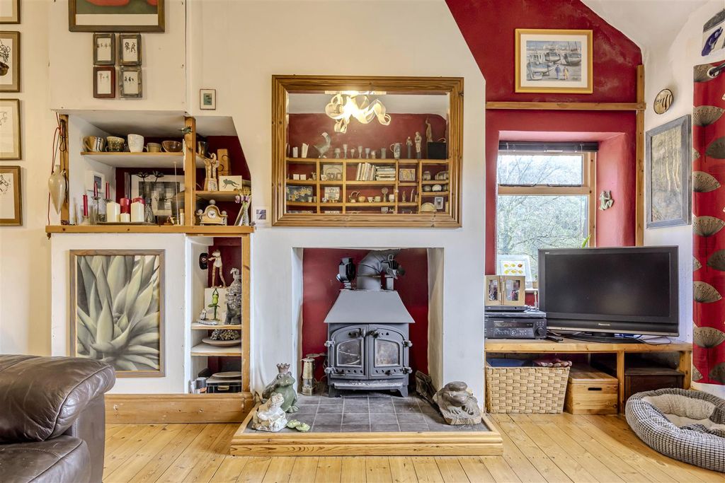 Property photo 3 of 56 Lounge Area