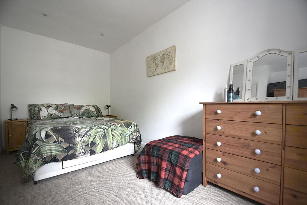 Additional image 6 of 1 bed flat to rent40 Victoria Avenue, Shanklin PO37