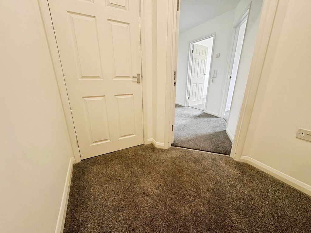 Property photo 2 of 11 Entrance