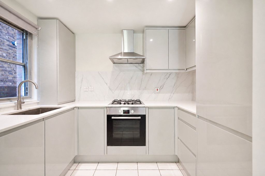 Property photo 3 of 13 Picture No. 24