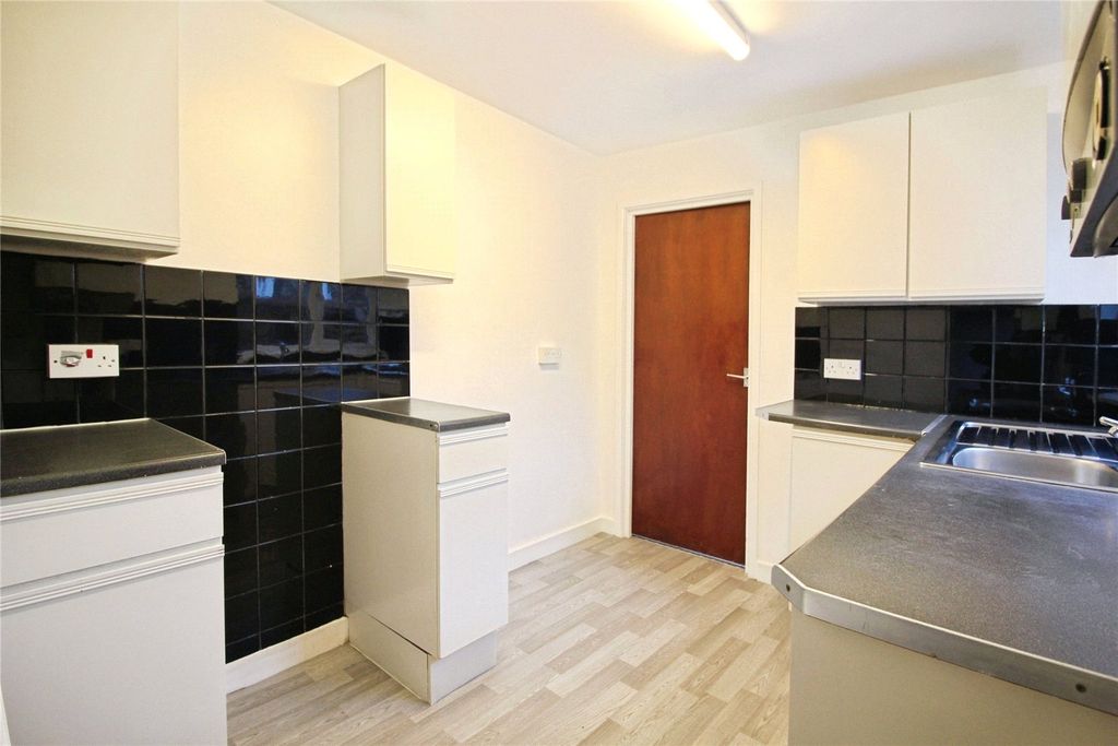 Property photo 3 of 12 Picture No. 11