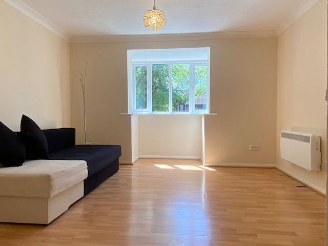 Property photo 2 of 8 5217801