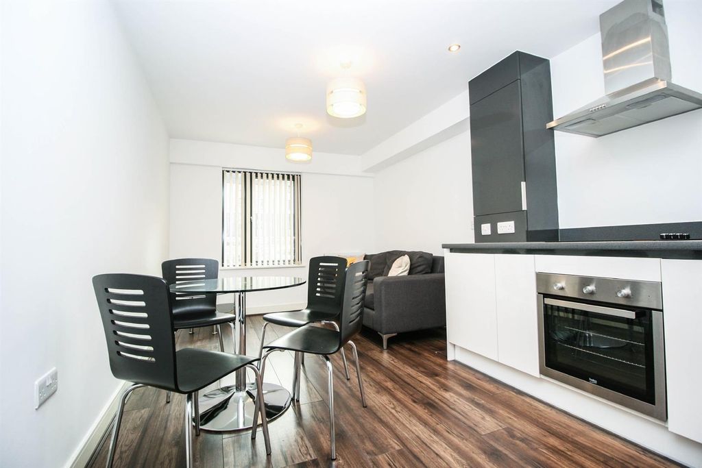 Property photo 1 of 5