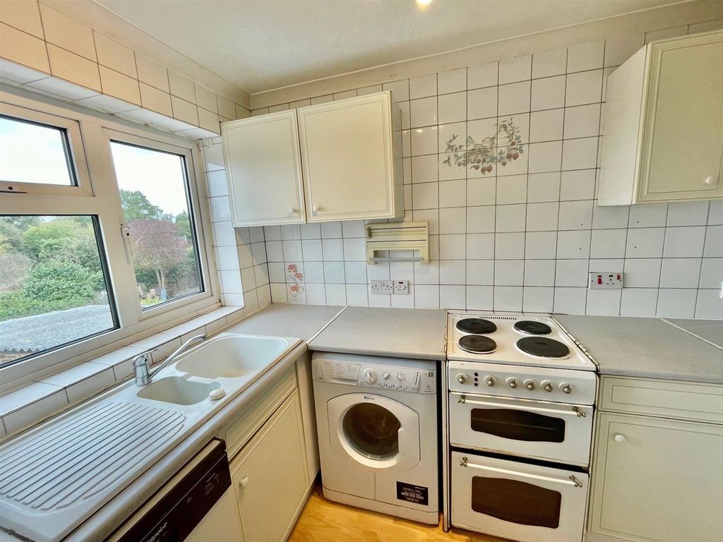 Property photo 3 of 7 47 Blackhorse Kitchen.Jpg