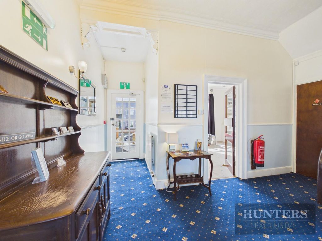 Property photo 3 of 42 Cam05316G0-Pr0387-Still015.Jpg