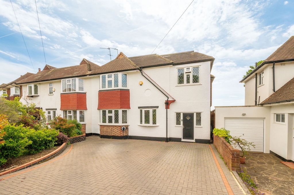 Property photo 1 of 37