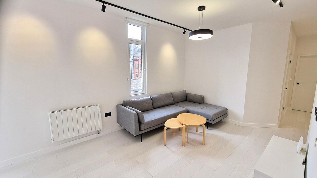 Property photo 3 of 39 Living Room