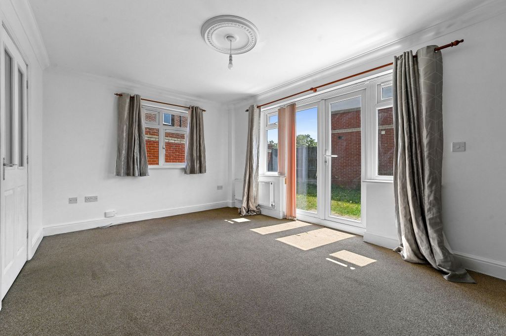 Property photo 3 of 13 Pt-Db(Lh)-15Aharwichgrove-17