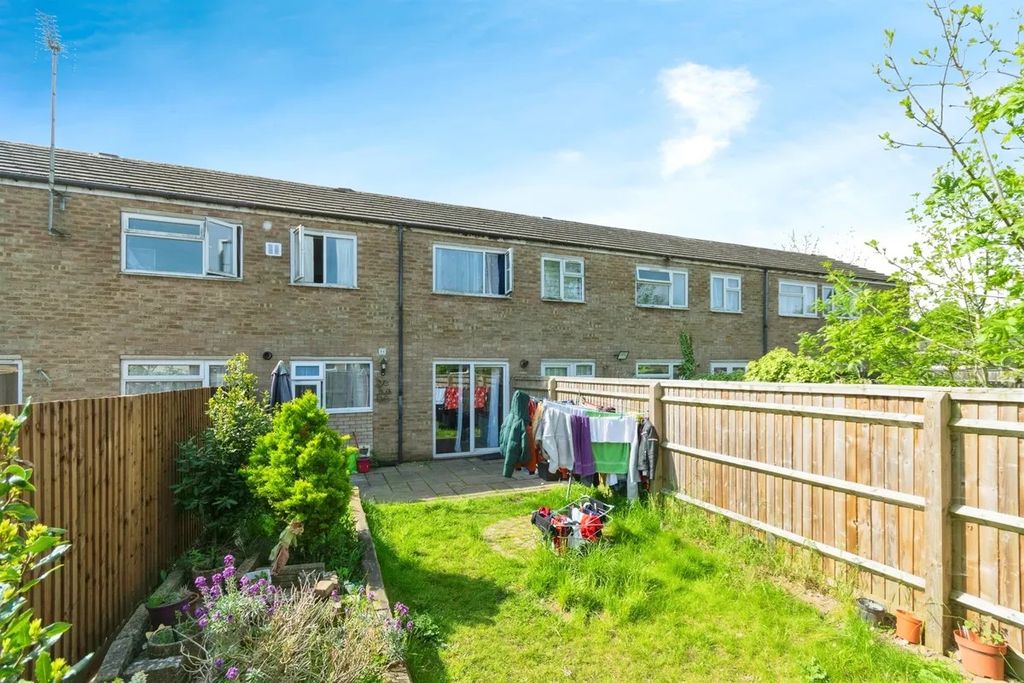 Property photo 2 of 12