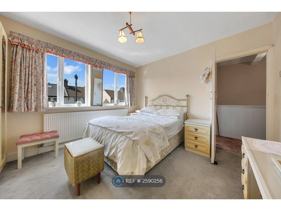 Property photo 3 of 24