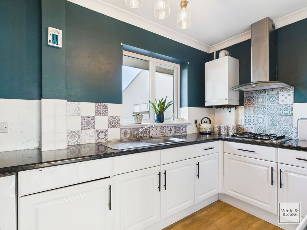 Property photo 3 of 13 Kitchen