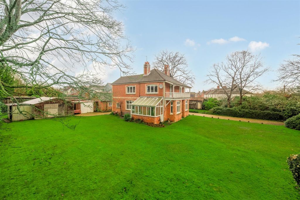 Property photo 2 of 30 1408799-6-69864F6B4Cf3c.Jpg