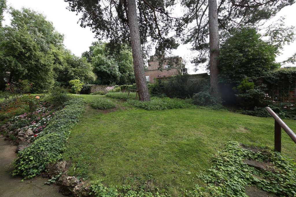 Property photo 2 of 3