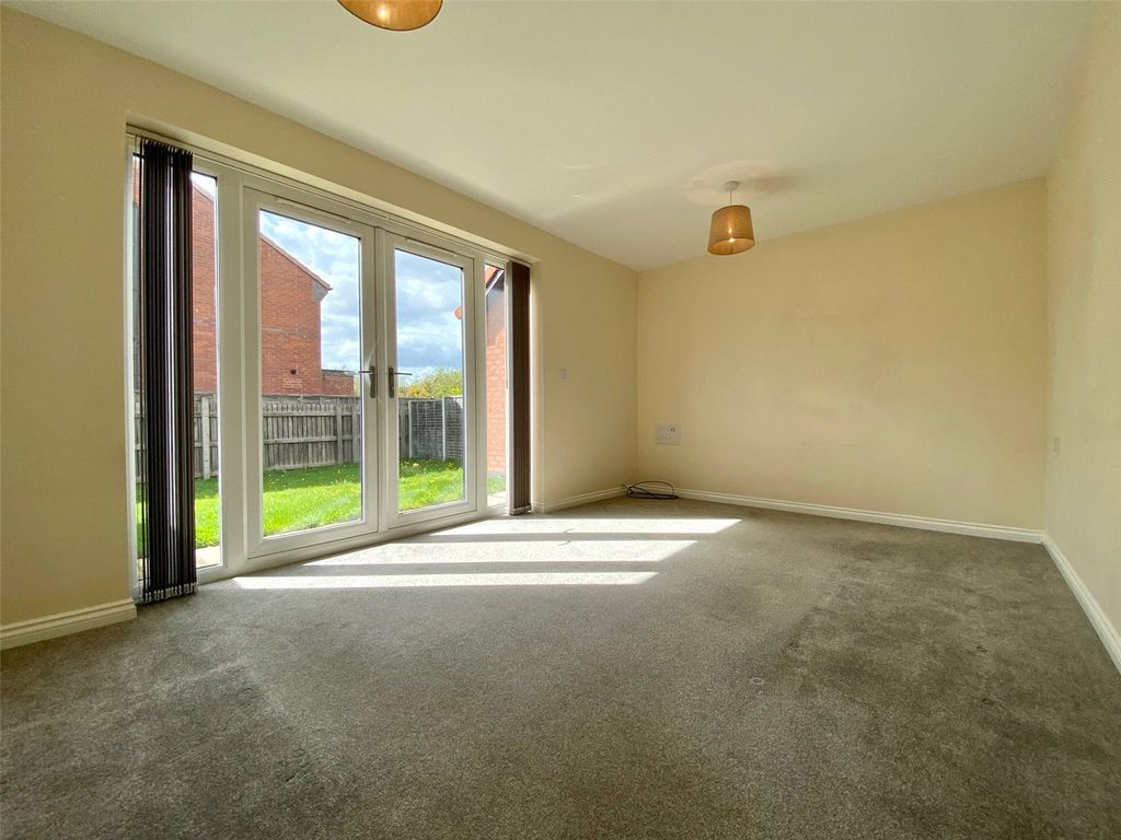 Property photo 2 of 11 Picture No. 17