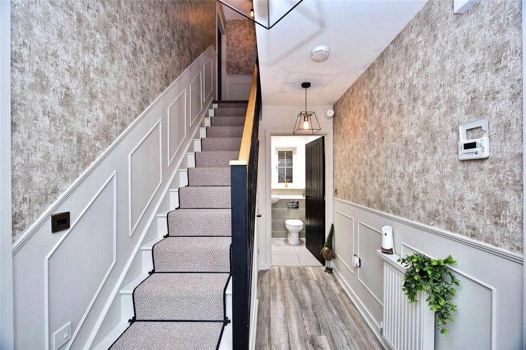 Property photo 2 of 16 Picture No. 19