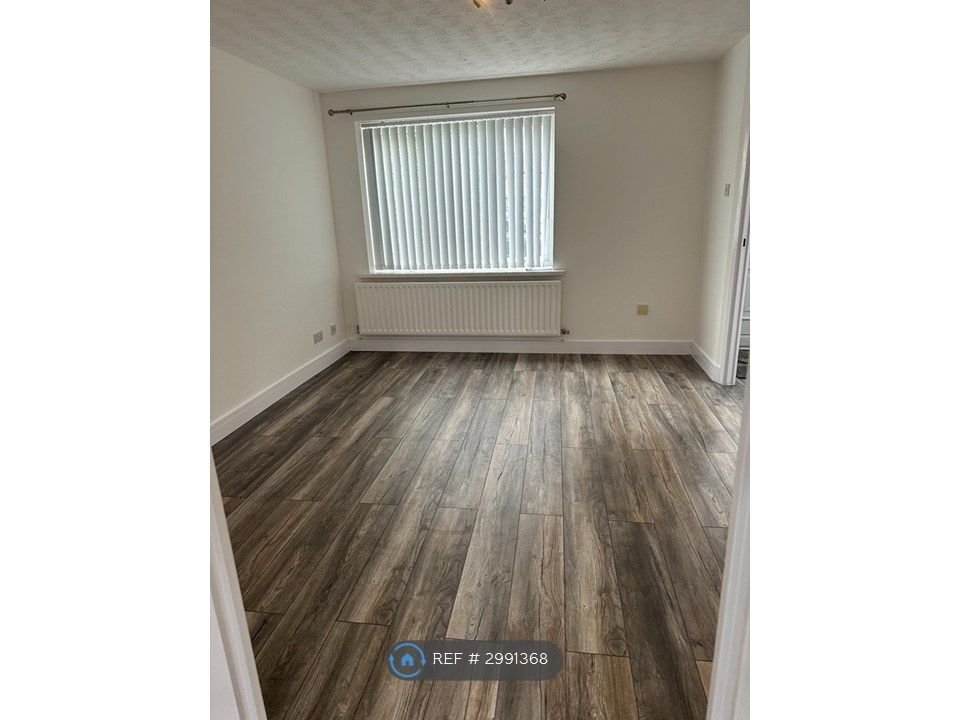 Property photo 3 of 11 Lounge