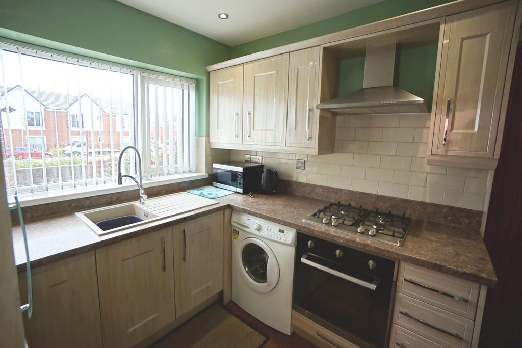 Property photo 2 of 15 Kitchen