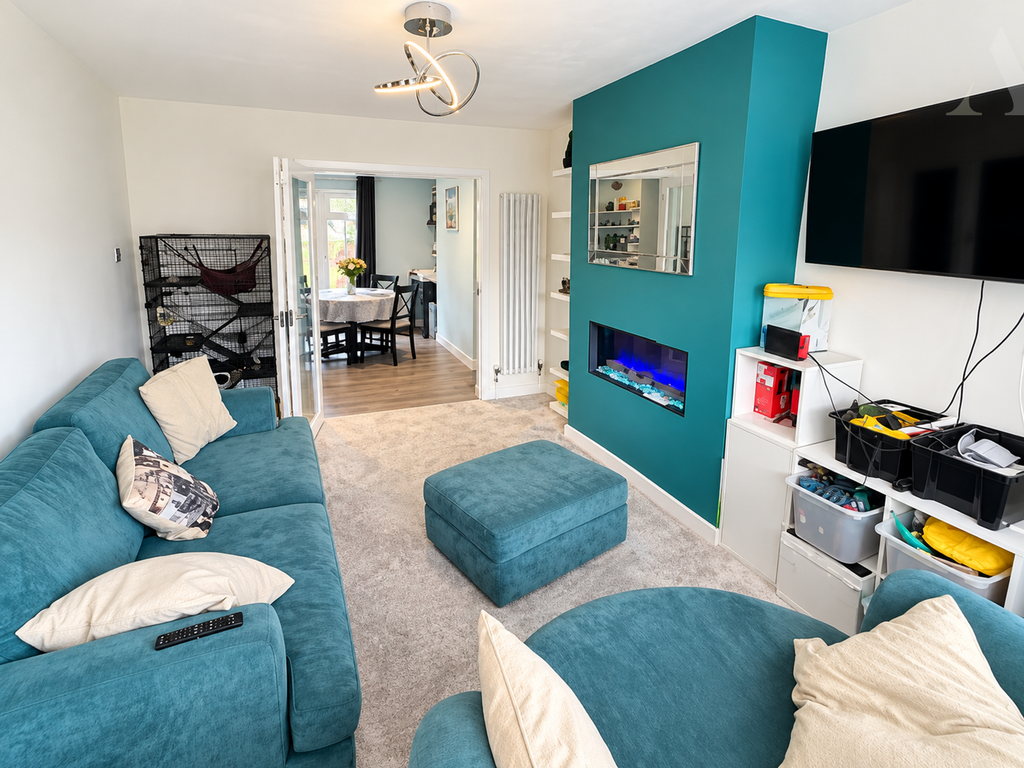 Property photo 3 of 17 21 Southfield Avenue Lounge