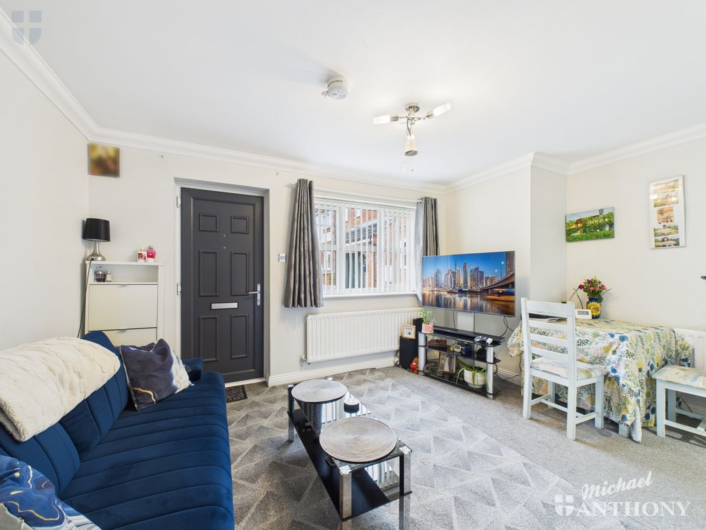 Property photo 2 of 8 Cam03218G0-Pr0796-Still008