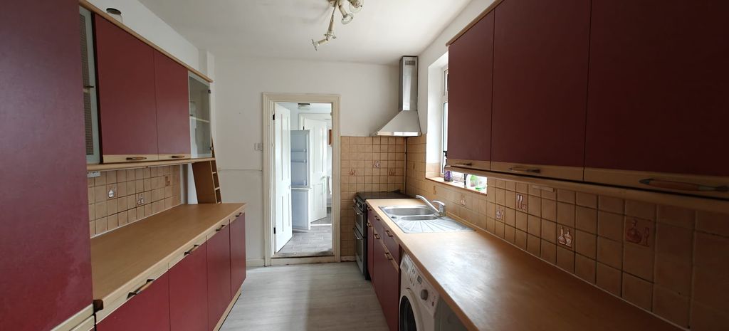 Property photo 3 of 6