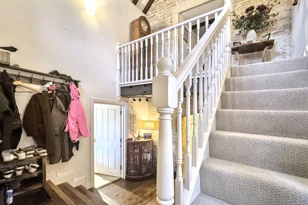 Property photo 3 of 24 Entrance Hall