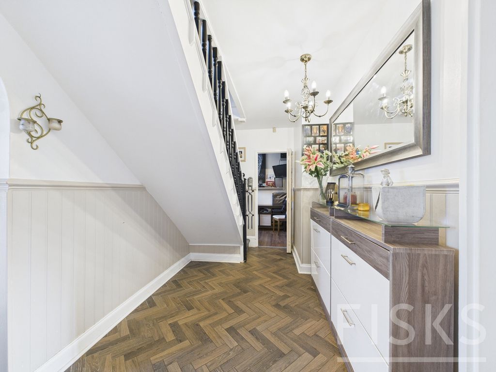 Property photo 3 of 31