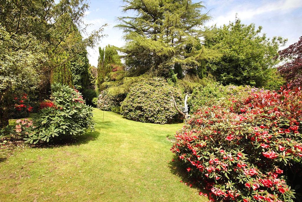 Property photo 2 of 15 Garden