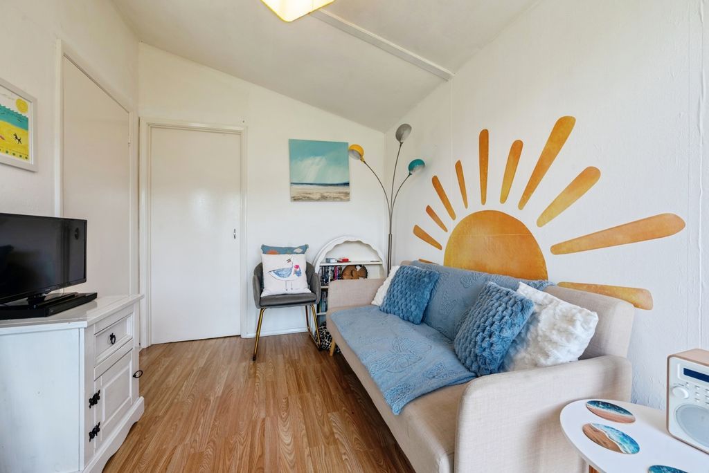 Property photo 3 of 11 Pbox-Img.Jpg