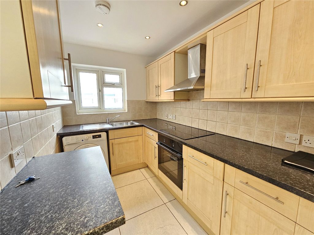 Property photo 1 of 8 Picture No. 05