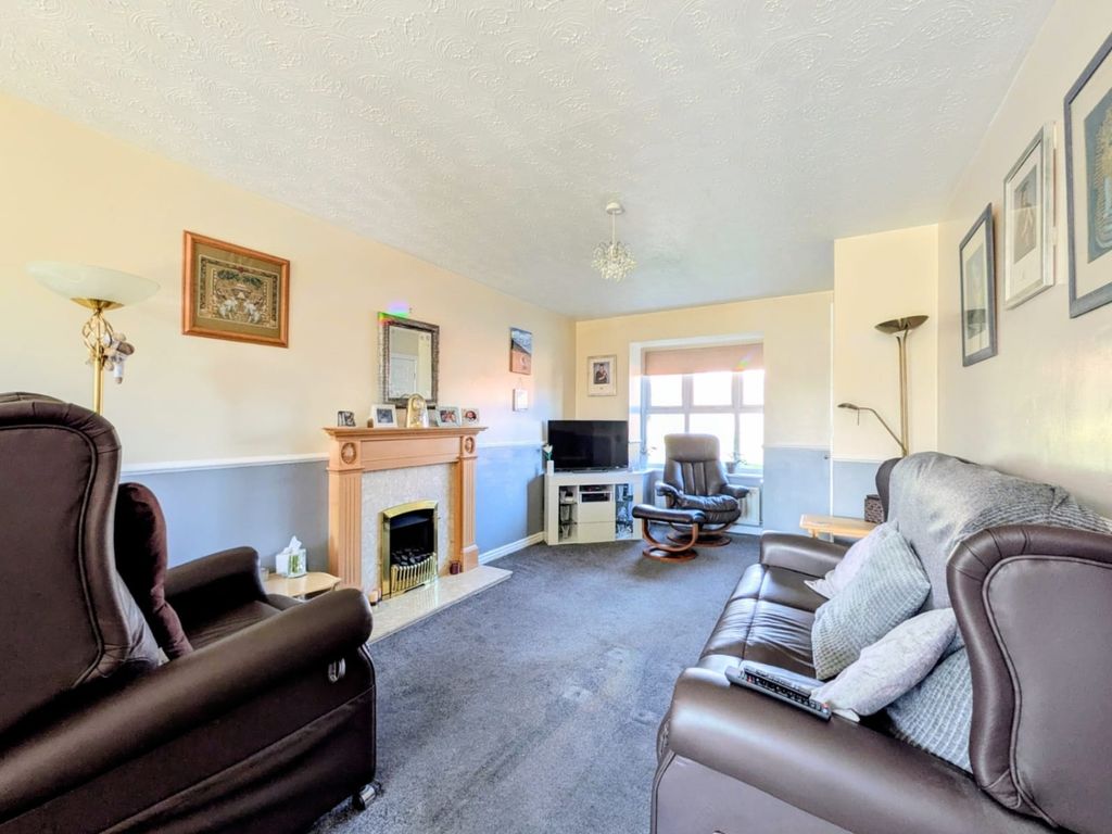 Property photo 2 of 13 95E9Fe6c-222E-4E64-8753-402ba2Bdaa3A