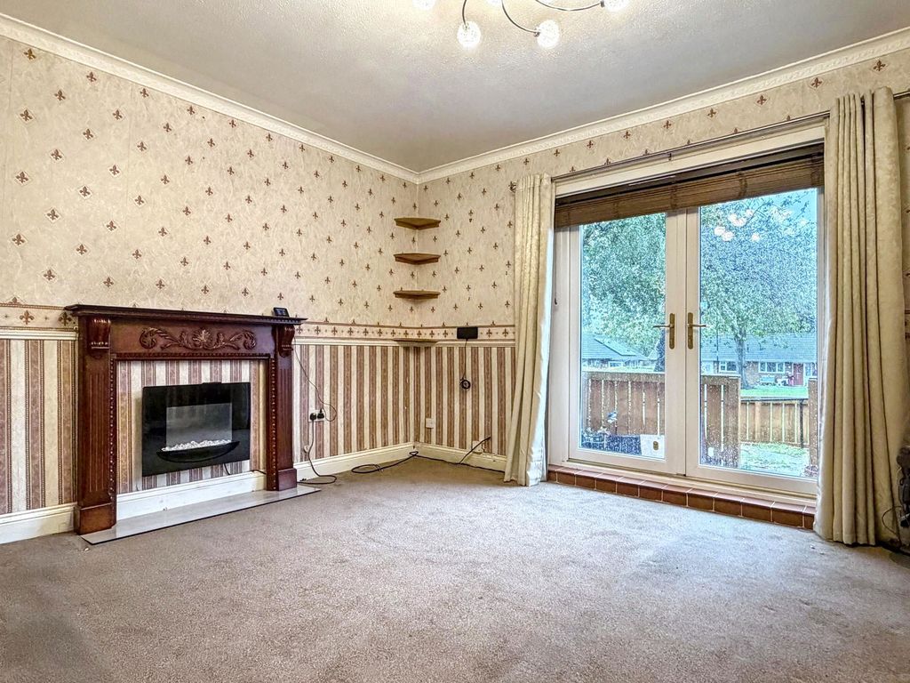 Property photo 2 of 28