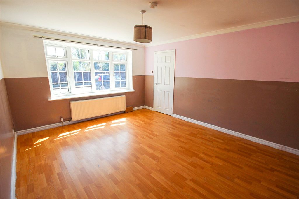 Property photo 2 of 21 Picture No. 19