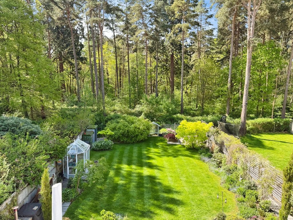 Additional image 4 of 6 bed detached house for saleWaterloo Road, Crowthorne, Berkshire RG45