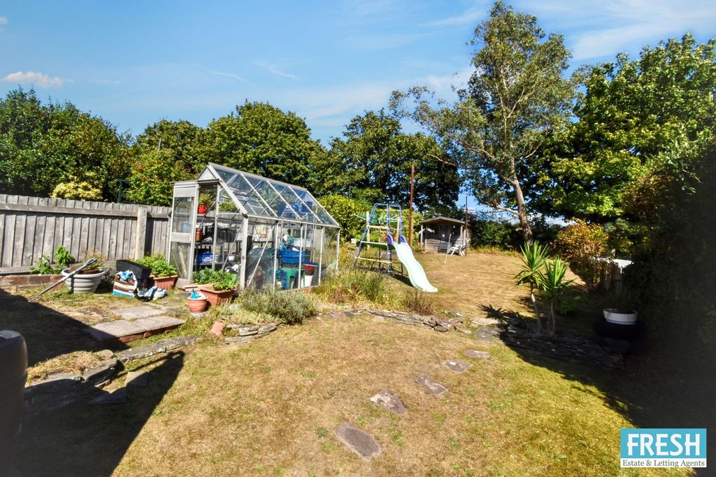 Property photo 2 of 27