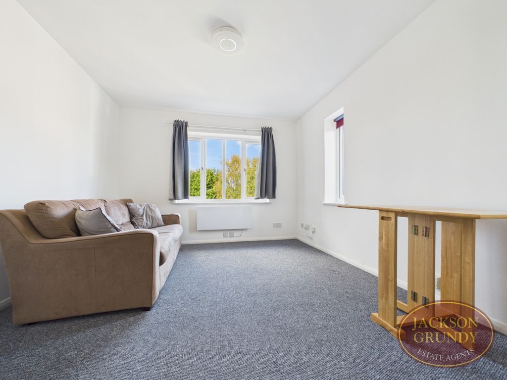 Property photo 3 of 7 Bordeaux Close