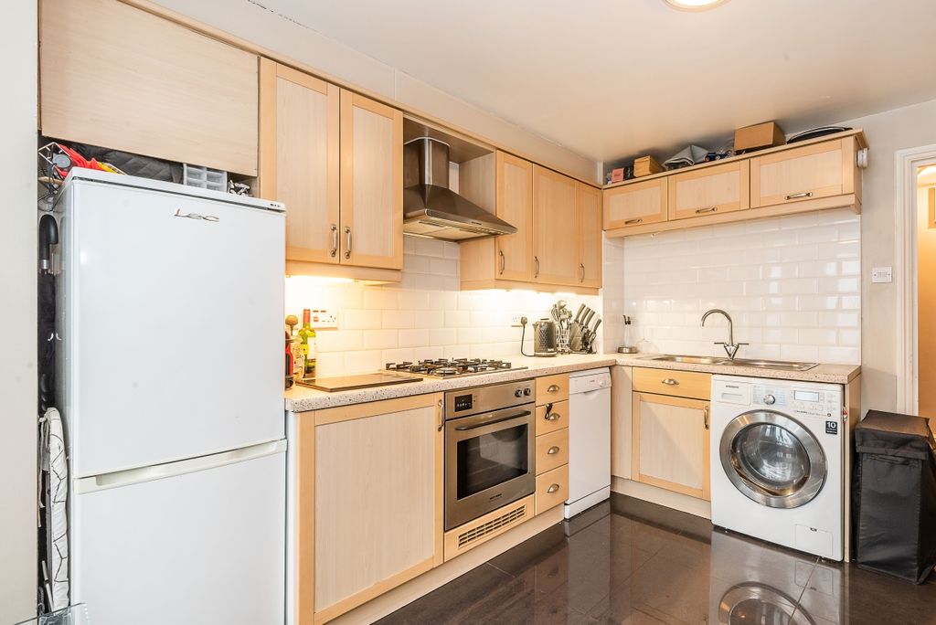 Property photo 3 of 12 Kitchen