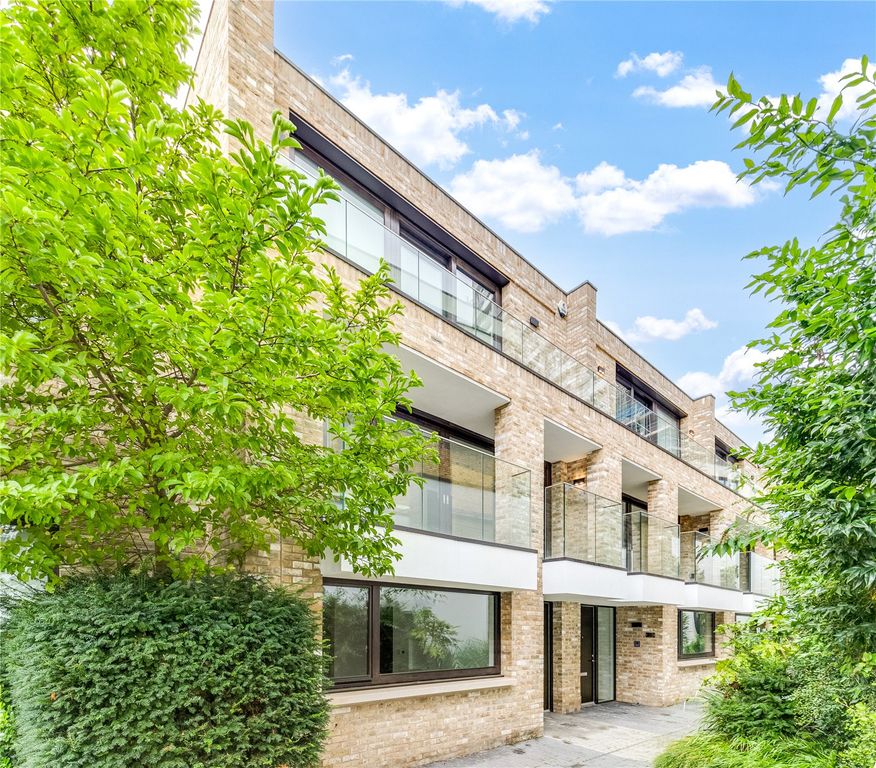 Property photo 1 of 15 External