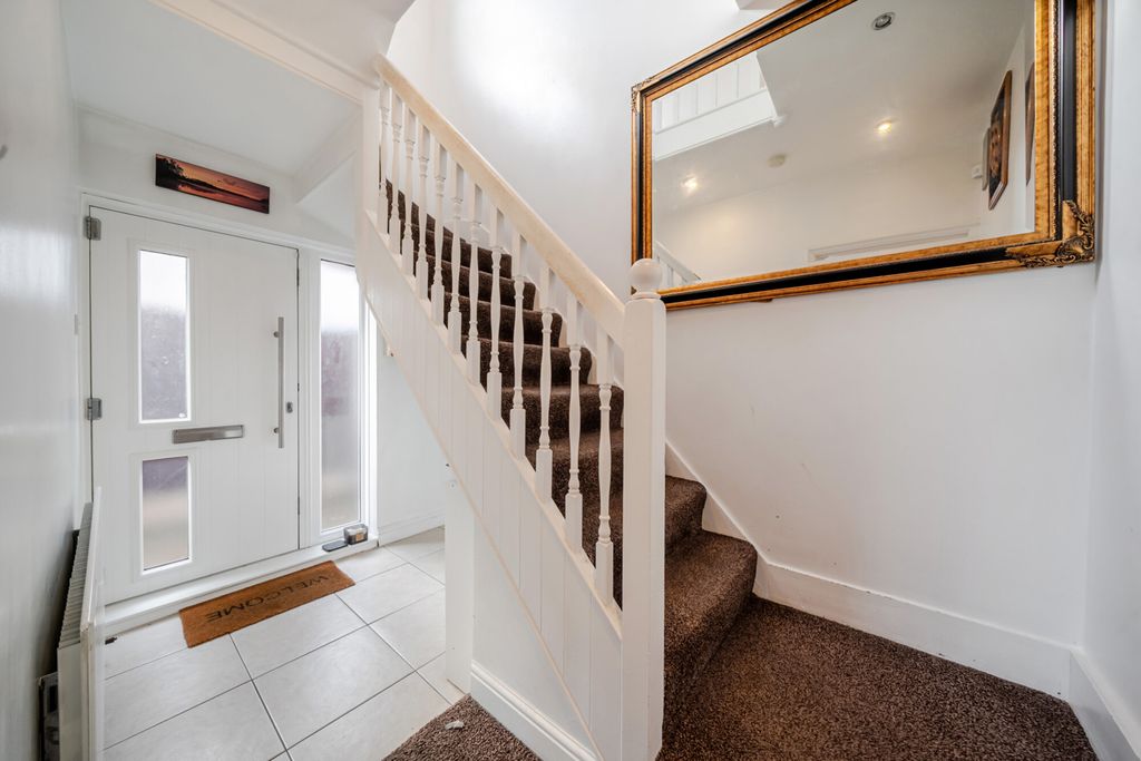 Property photo 2 of 19 1529946-1-6Ad201c...