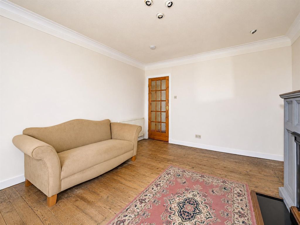 Property photo 3 of 13 Flat 3 18 Caldrum Street Dundee-4.Jpg
