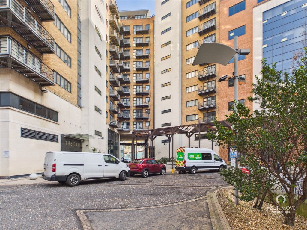 Property photo 1 of 10 External