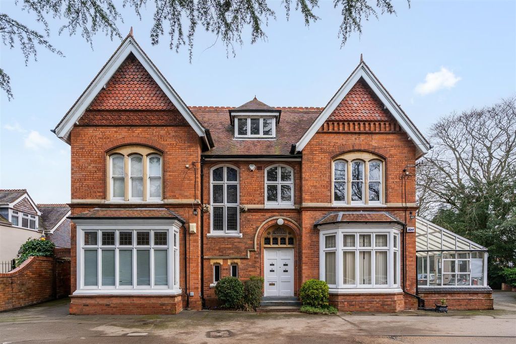 Property photo 1 of 9 Flat 5, 1 Manor Road_8.Jpg