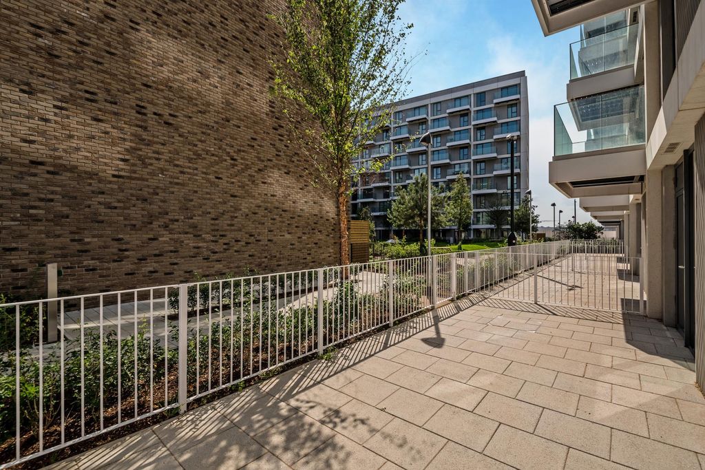 Property photo 2 of 11